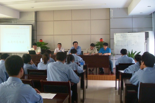 IM电竞招聘培训首批应届大学毕业生